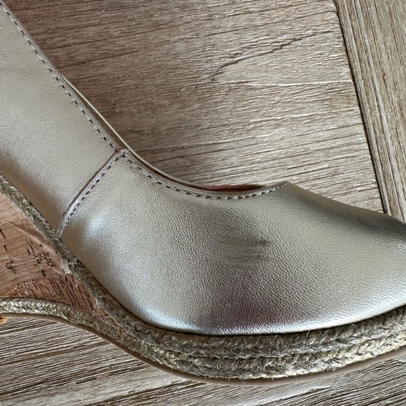 Lilly Pulitzer Gold Slingback Krisie Wedge Sandals size 9.5 - Picture 4 of 6